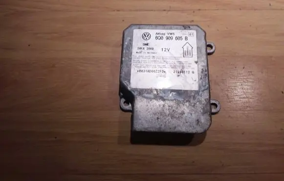 Volkswagen PASSAT B5 Airbag control unit/module 6Q0909605B