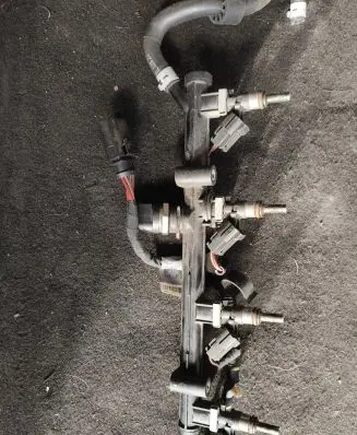 Volkswagen PASSAT B8 Fuel main line pipe 06k133681a