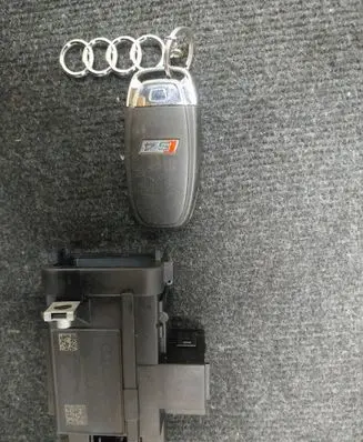 Audi A4 S4 B8 8K Ignition lock 8K0909131D 3330430103