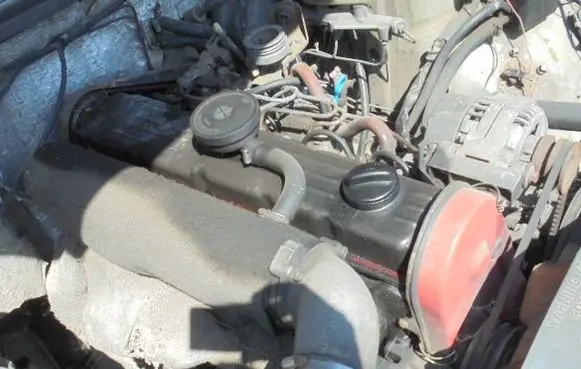 Volvo 740 Engine