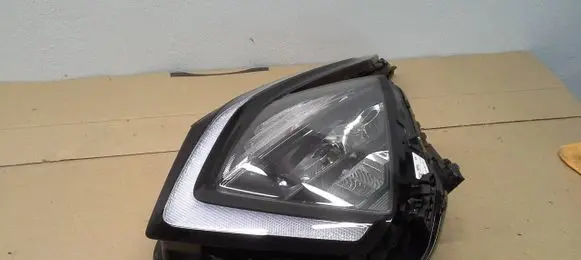 KIA Sportage Headlight/headlamp 92101R200