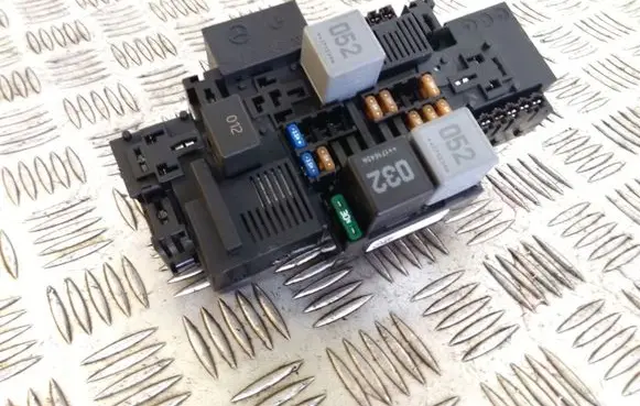 Mercedes-Benz C W205 Fuse module A2229063202