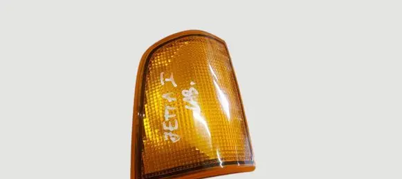 Volkswagen Jetta I Front indicator light 42612R6 42612