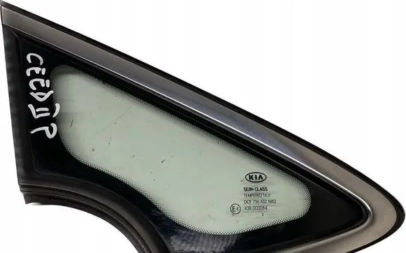 KIA Ceed Front triangle window/glass 