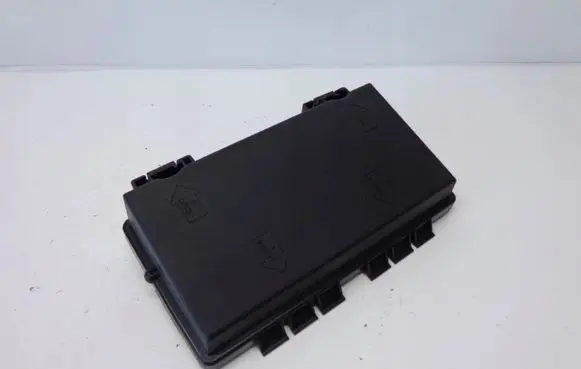 Opel Corsa D Fuse box cover Z10XEP