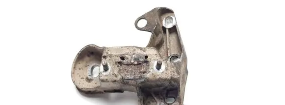 Volkswagen PASSAT B5.5 Engine mounting bracket 8E0199352F