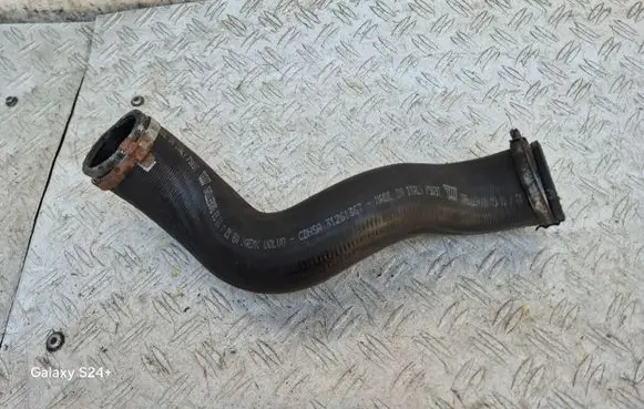 Volvo XC90 Intercooler hose/pipe 31261367