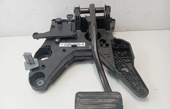 Porsche Cayenne (92A) Brake pedal 7P0723031