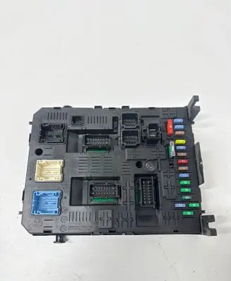 Peugeot Partner Fuse module 281197595
