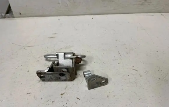 Volkswagen PASSAT B6 Rear door hinge set 3C0833402
