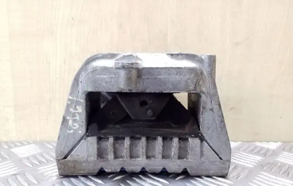 Volkswagen Touran I Engine mount bracket 1K0199262BA