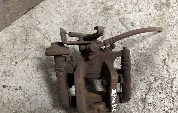 Opel Zafira C Rear brake caliper 13407150
