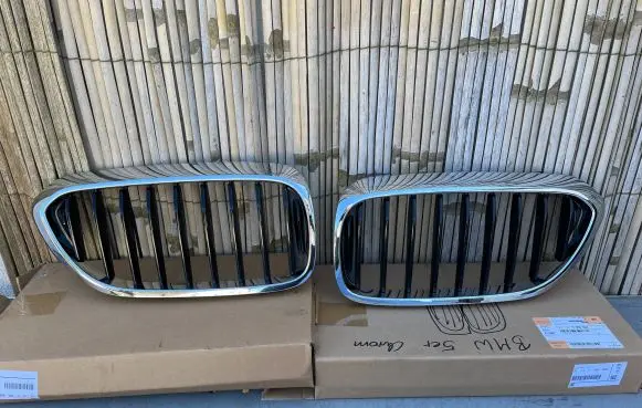 BMW 5 G30 G31 Front grill 7390863