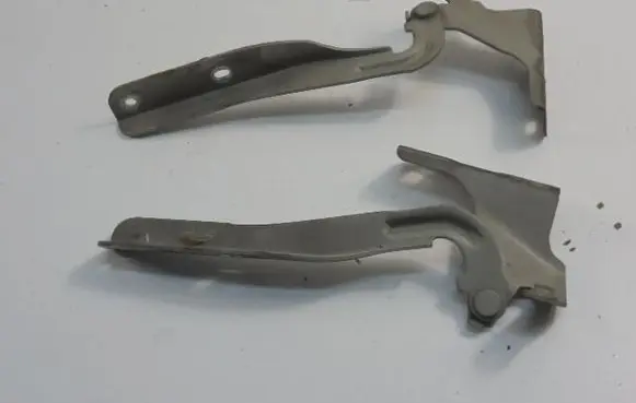 Nissan Tiida C11 Engine bonnet/hood hinges 