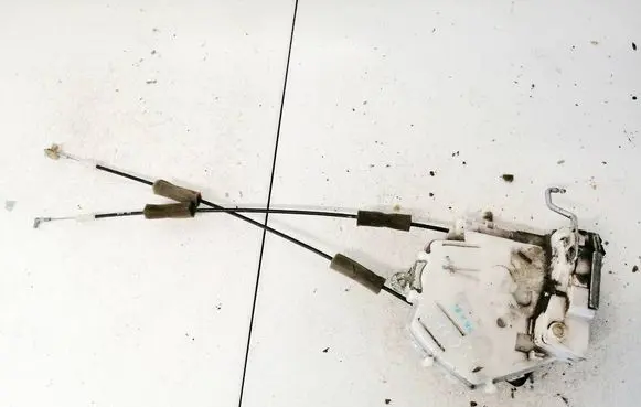 Honda FR-V Rear door lock