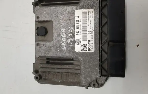 Skoda Octavia Mk2 (1Z) Engine control unit/module 03G906021LB 0281013238