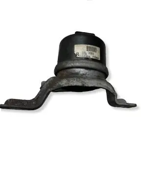 Volvo XC60 Engine mount bracket 31330135 F7008000