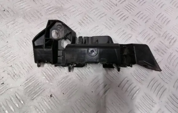 Front bumper mounting bracket