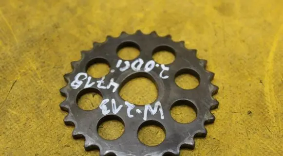 Mercedes-Benz E W213 Oil pump 