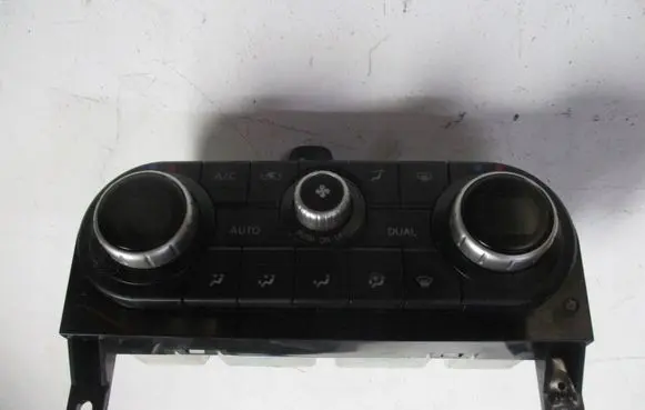 Nissan Qashqai Central console control unit 27500BB50A