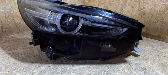 Mazda 6 Headlight/headlamp GRF551030 E22324