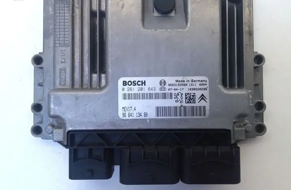 Peugeot 207 Engine control unit/module 0261201643