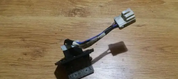 Mazda 323 Heater blower motor/fan resistor