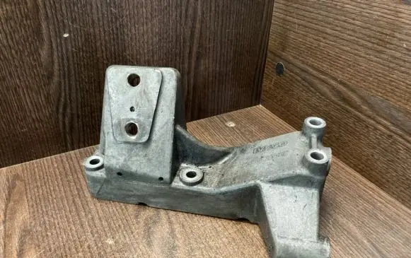 Iveco Daily 3rd gen Engine mount bracket 504050582