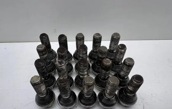 Volvo XC60 Nuts/bolts 