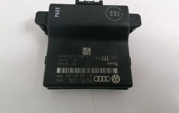 Audi A3 S3 8P Gateway control module 1K0907530G