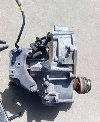 Volkswagen PASSAT B7 Manual 6 speed gearbox NFU