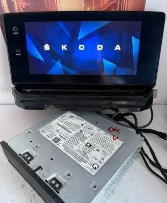Skoda Octavia Mk4 Navigation unit CD/DVD player 5E3035816D