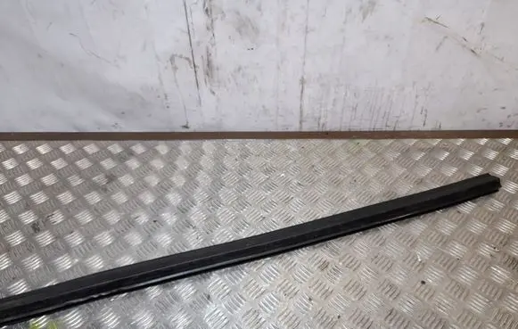 Audi A4 S4 B8 8K Engine compartment rubber 8T0823723B 8T0823723