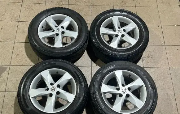 Nissan Qashqai R16 alloy rim 