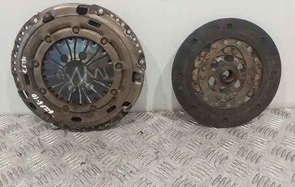 Volkswagen Golf VI Pressure plate M228E 3082000951 03L141031S