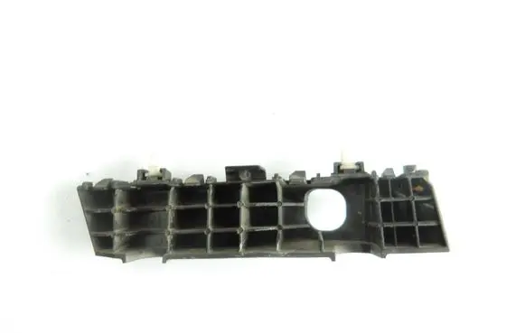 Front bumper mounting bracket