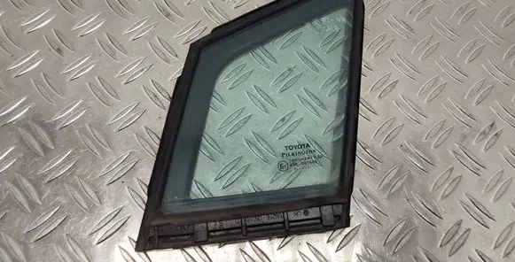 Toyota Avensis T270 Front door vent window glass four-door 6821605010