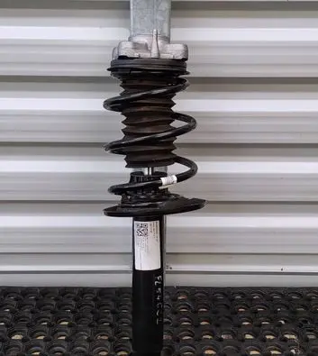 BMW 3 G20 G21 Front shock absorber/damper 6888489