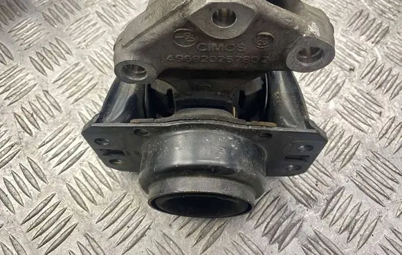 Citroen DS4 Engine mount bracket 9636270080