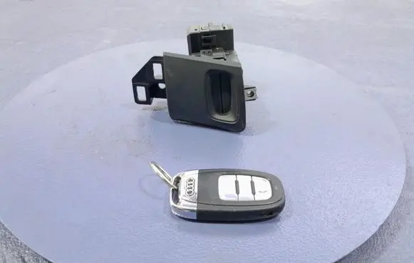 Audi A5 8T 8F Ignition lock 8K0909131D
