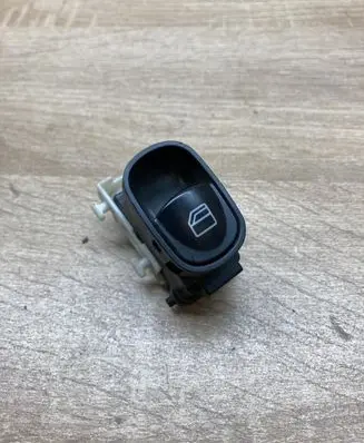 Mercedes-Benz C W203 Electric window control switch A2038200210