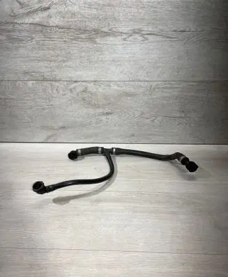Engine coolant pipe/hose