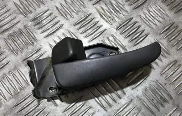 Hyundai Trajet Rear door interior handle