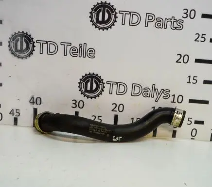 Mercedes-Benz C W204 Engine coolant pipe/hose A2045011582