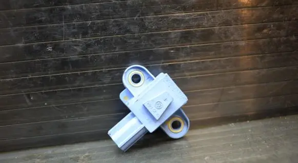 Volkswagen Golf V Airbag deployment crash/impact sensor 1K0955557A