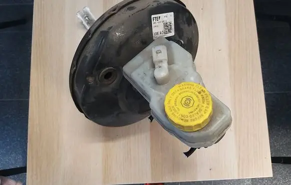 Audi A1 Brake booster 6R1614105G