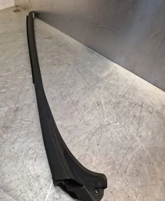 Nissan NV300 Windshield trim 727608750R