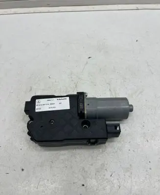 Mercedes-Benz B W247 Sunroof motor/actuator A2139067003 304123 ZGS001