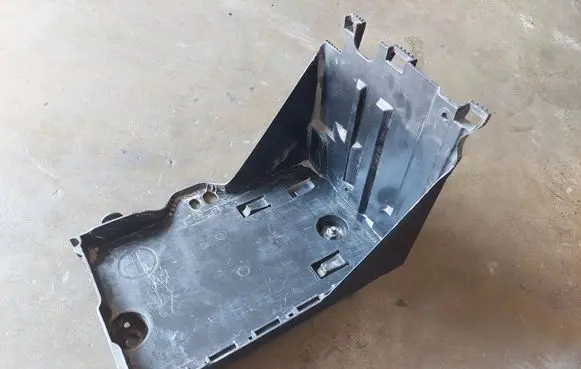 Battery box tray