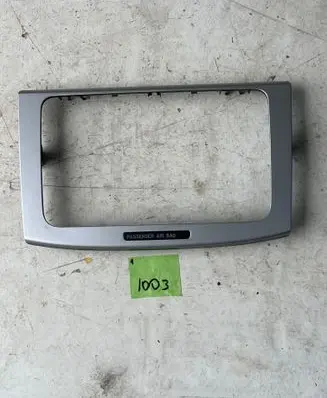Radio/GPS head unit trim
